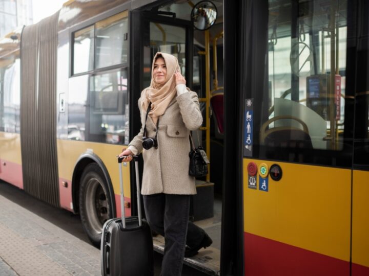 Warmińsko-mazurska Służba Celno-Skarbowa zatrzymała kierowcę autobusu z kontrabandą