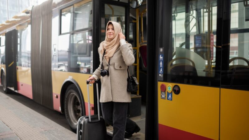 Warmińsko-mazurska Służba Celno-Skarbowa zatrzymała kierowcę autobusu z kontrabandą