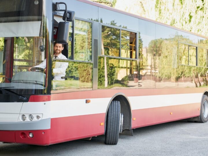 64 miliony złotych na rozwój transportu autobusowego w Warmii i Mazurach – komunikacyjne wykluczenie staje się przeszłością