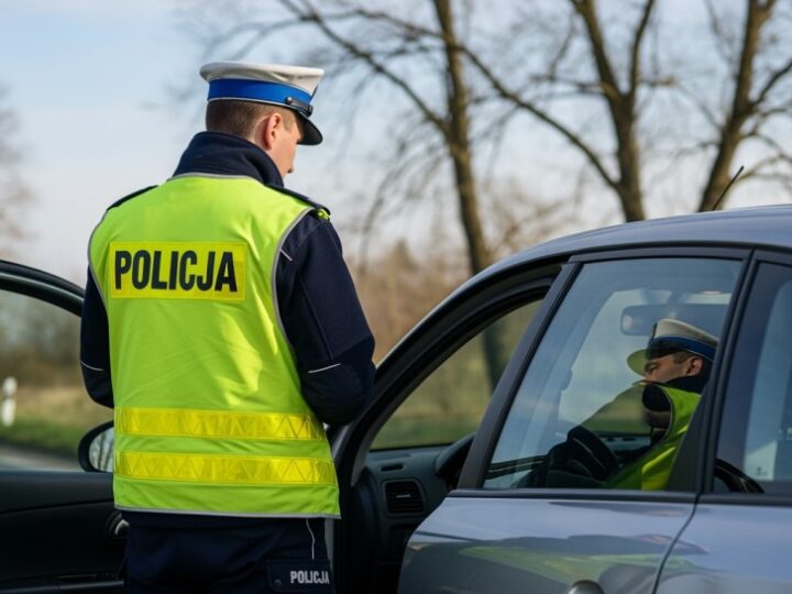 Śnieżne zatory na drogach: Policja interweniuje w sprawie pijanego kierowcy