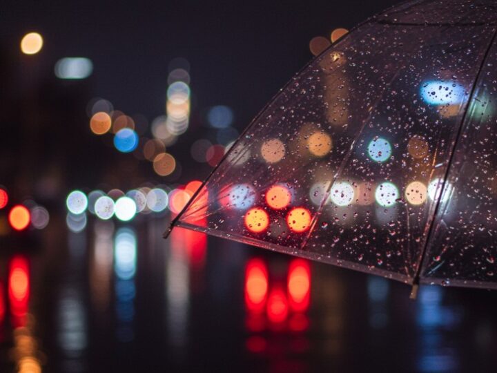 Intensywne opady śniegu i marznące deszcze – ostrzeżenia dla kilku województw