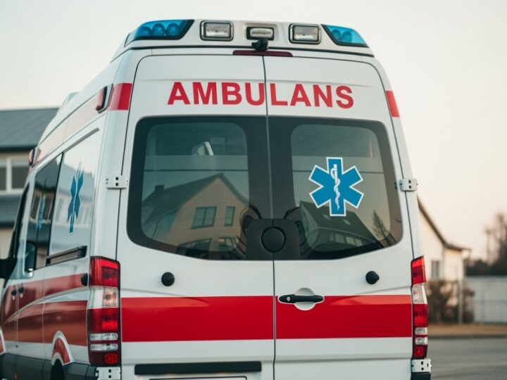 Giżyccy policjanci promują bezpieczeństwo na stokach w ramach akcji „Bezpieczne ferie”