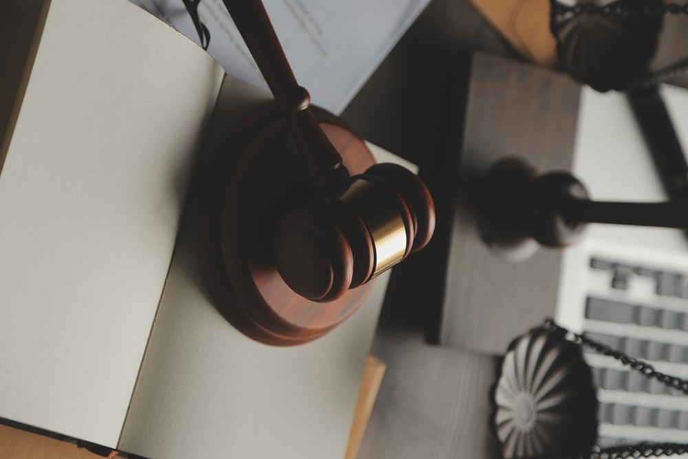 Środki zapobiegawcze dla podejrzanego o przemoc domową