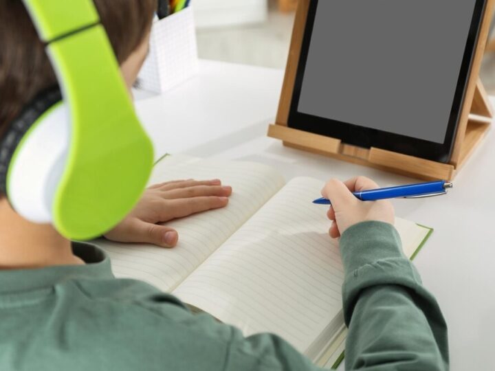 Japońska magia teatrzyku kamishibai w bibliotece w Wilkasach