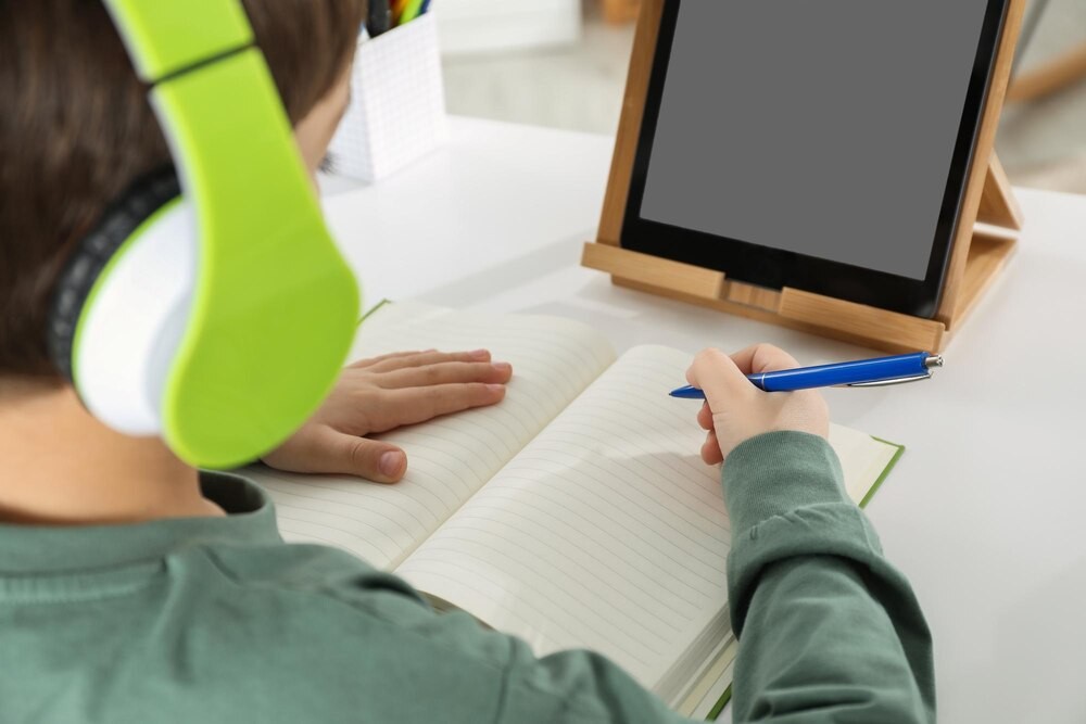 Japońska magia teatrzyku kamishibai w bibliotece w Wilkasach